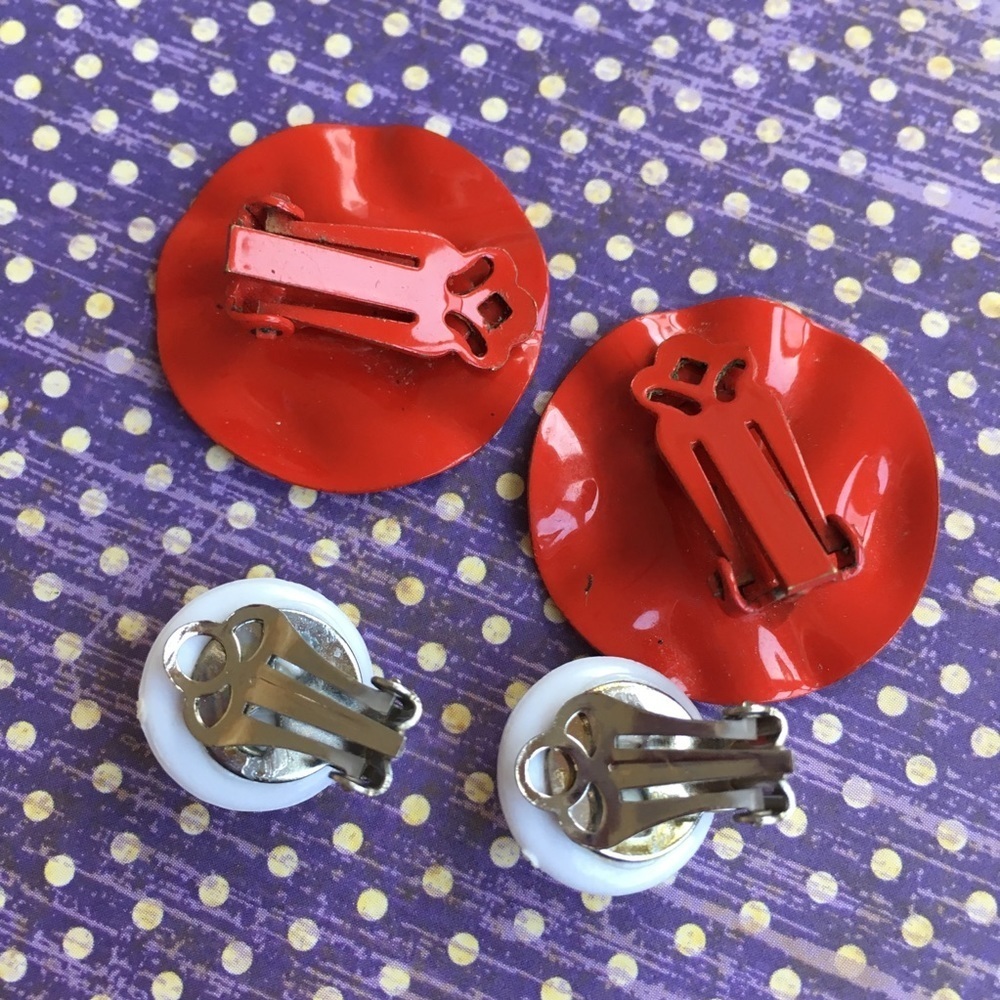 Clip-On Earrings Two Pairs Red & White - Picture 4 of 8